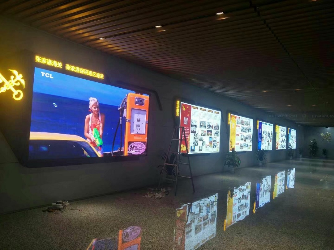 張家港海關(guān)新辦公樓6塊P2.5顯示屏完美點(diǎn)亮！