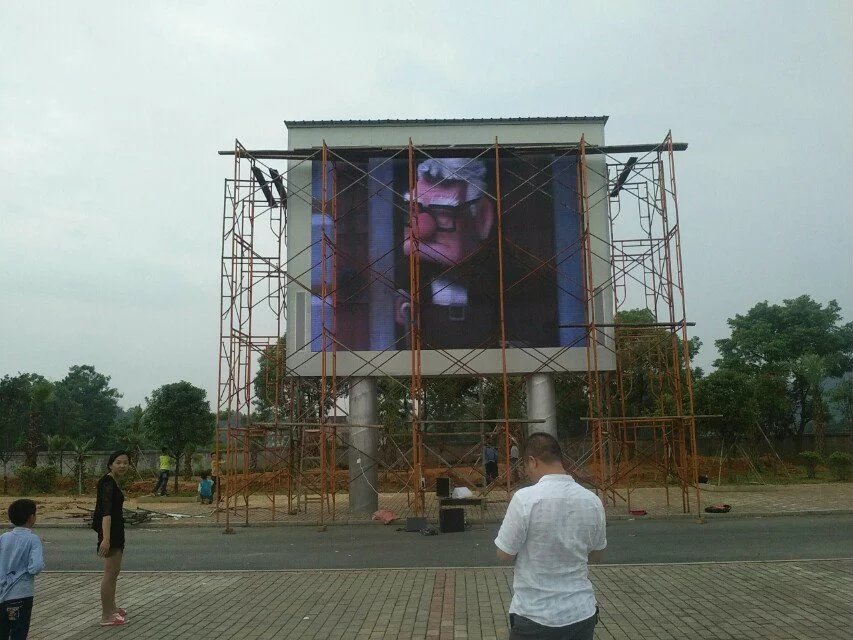 戶外LED<a href=http://www.zisens.com/quancai/ target=_blank class=infotextkey>全彩顯示屏</a>案例